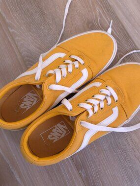 Van's Old School Mustard Yellow Womens size 9